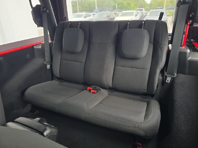 Used 2019 Jeep Wrangler Sport AWD/4WD image 14