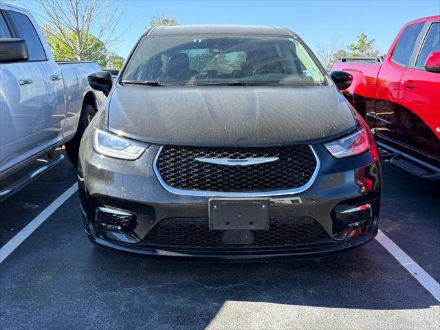 Certified 2023 Chrysler Pacifica Touring-L image 20