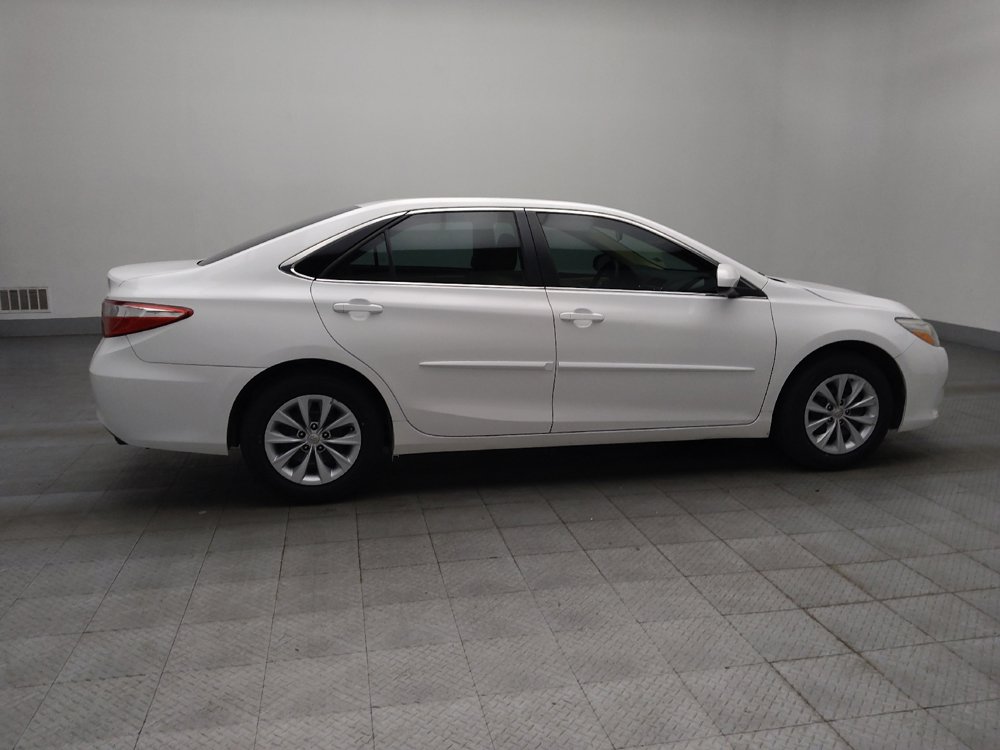 Used 2016 Toyota Camry LE image 10