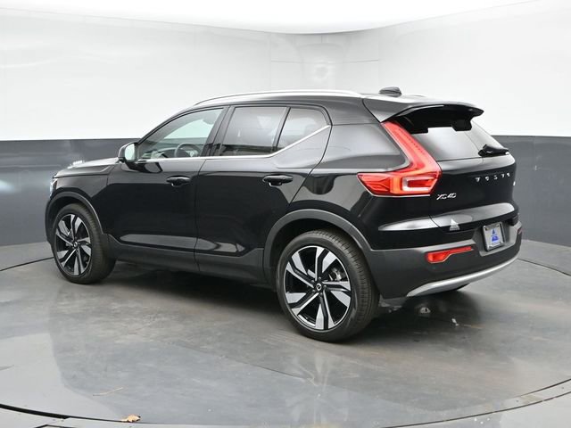 Used 2023 Volvo XC40 B4 Ultimate w/ Protection Package Premier FWD image 7