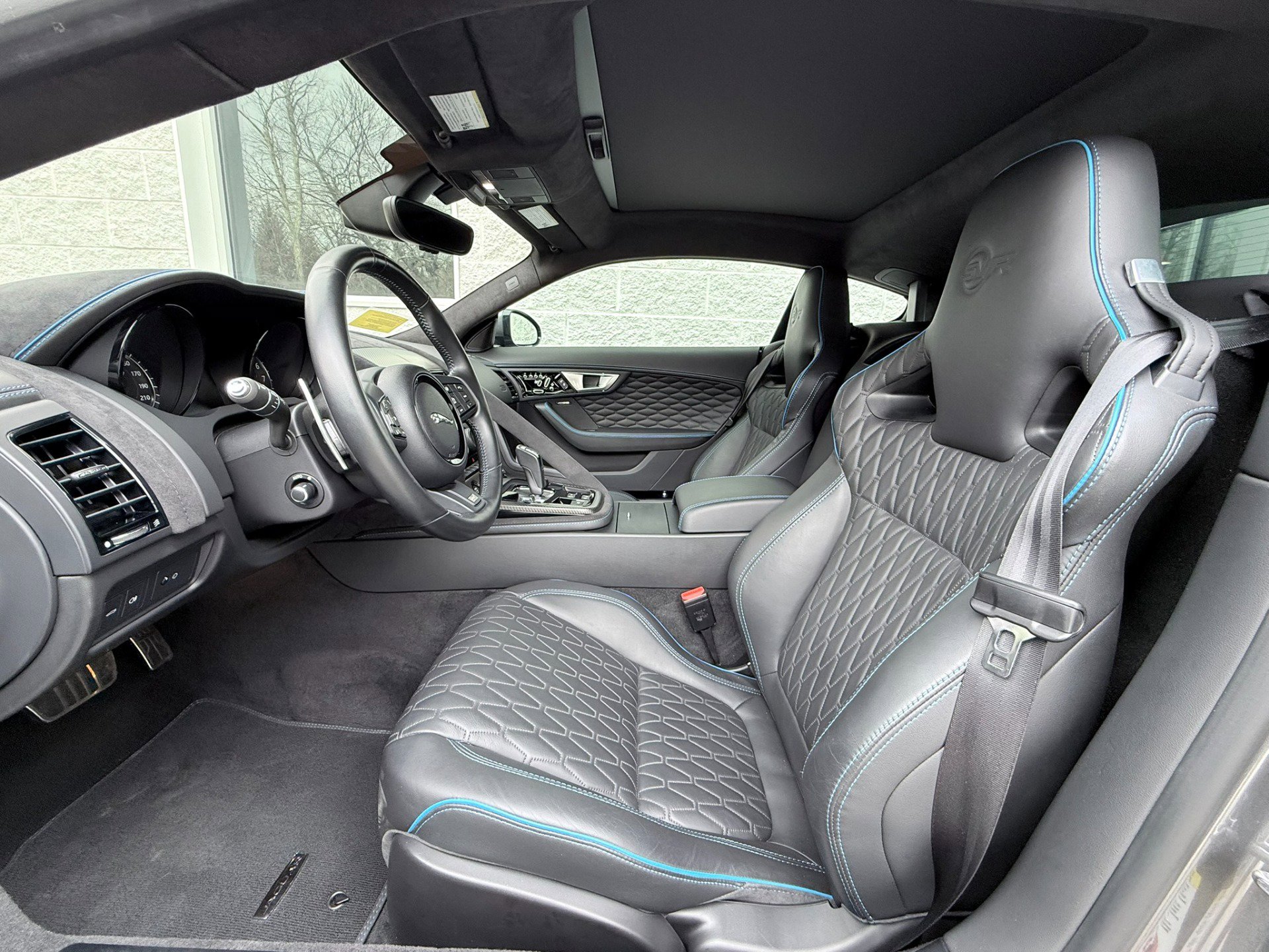 Used 2017 Jaguar F-TYPE SVR image 15