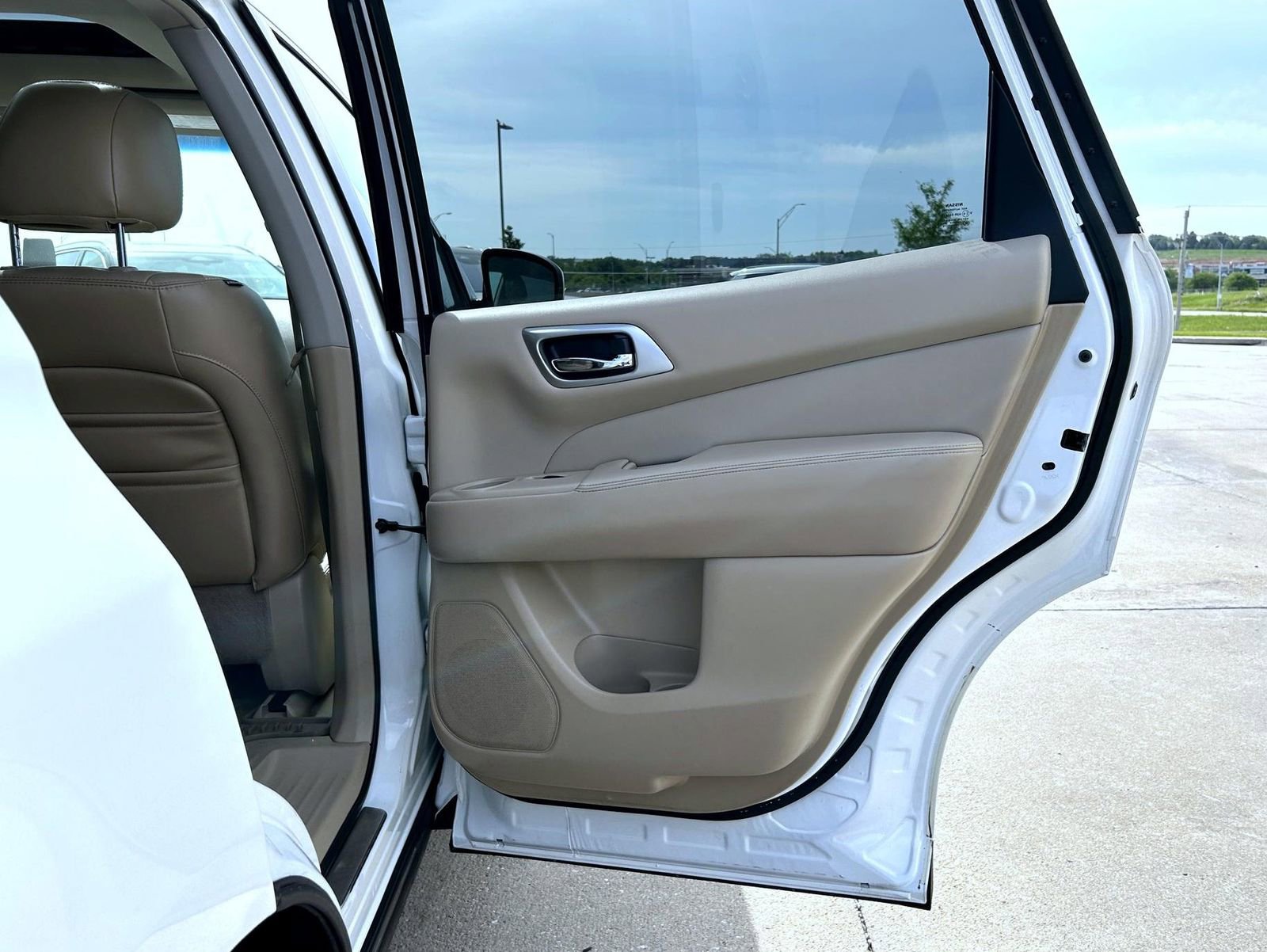 Used 2013 Nissan Pathfinder SL w/ SL Premium Pkg AWD/4WD image 17