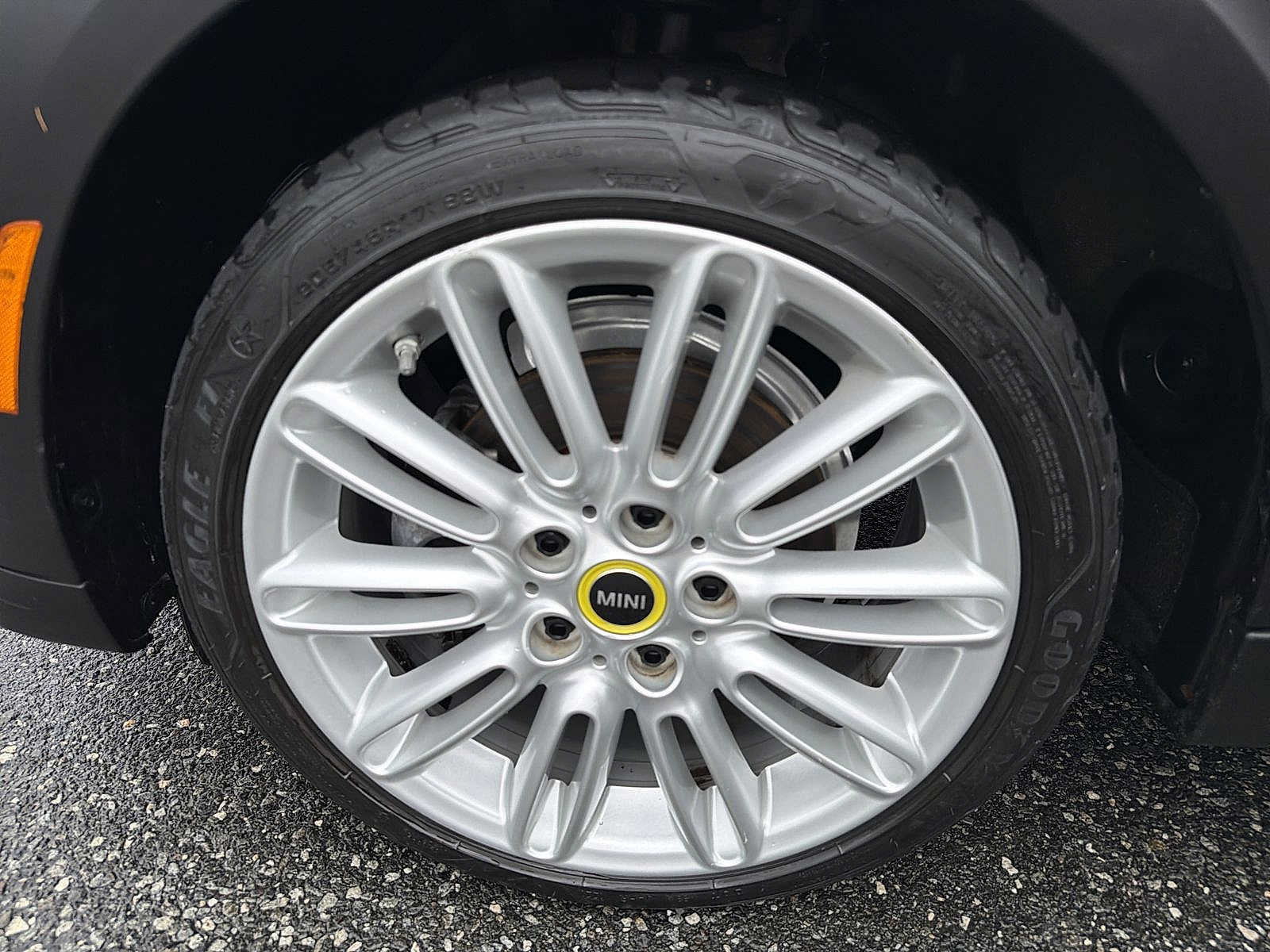 Used 2024 MINI Cooper SE w/ Signature Upholstery Package FWD image 16