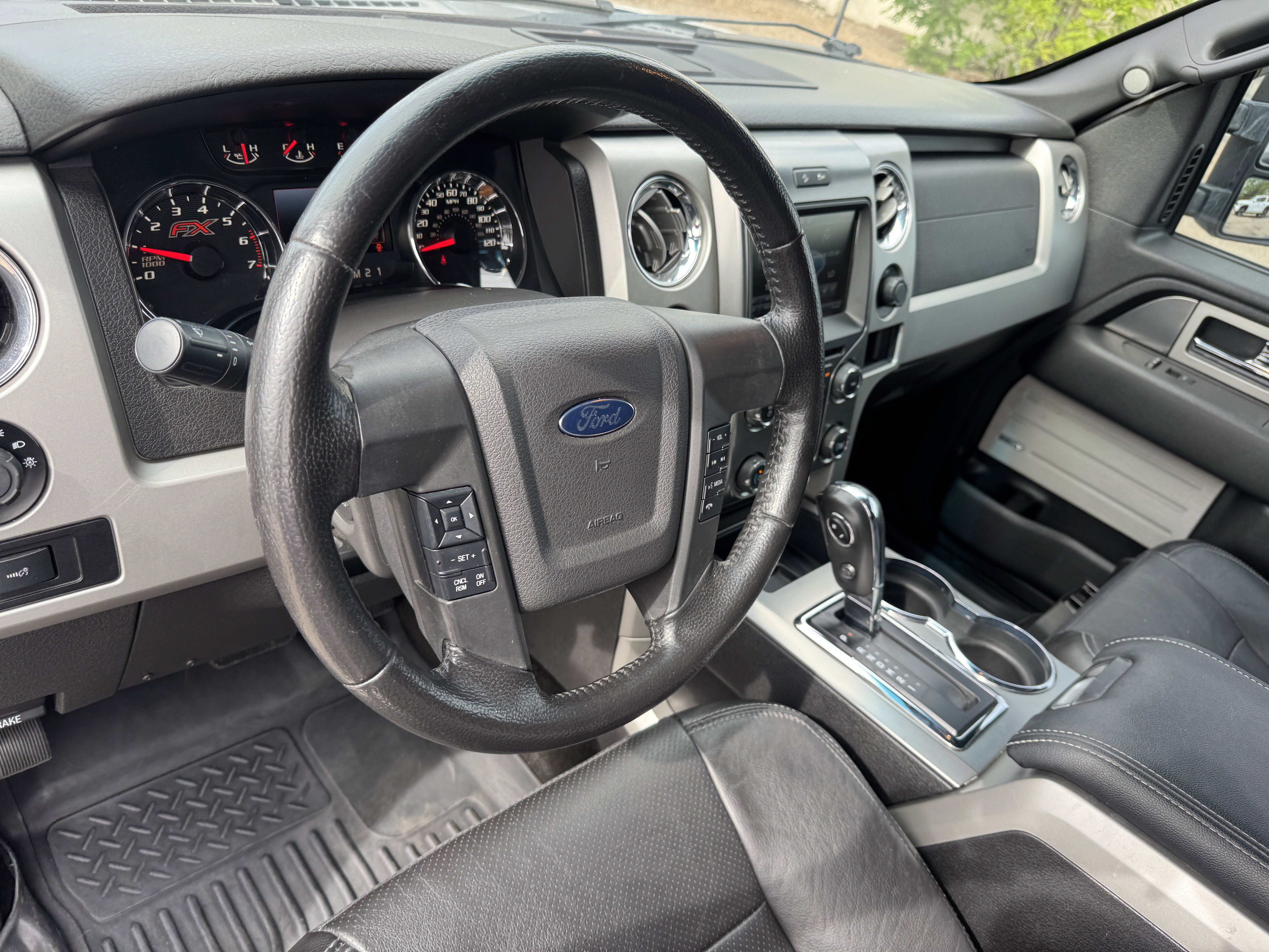 Used 2014 Ford F150 FX4 w/ Equipment Group 402A Luxury AWD/4WD image 22