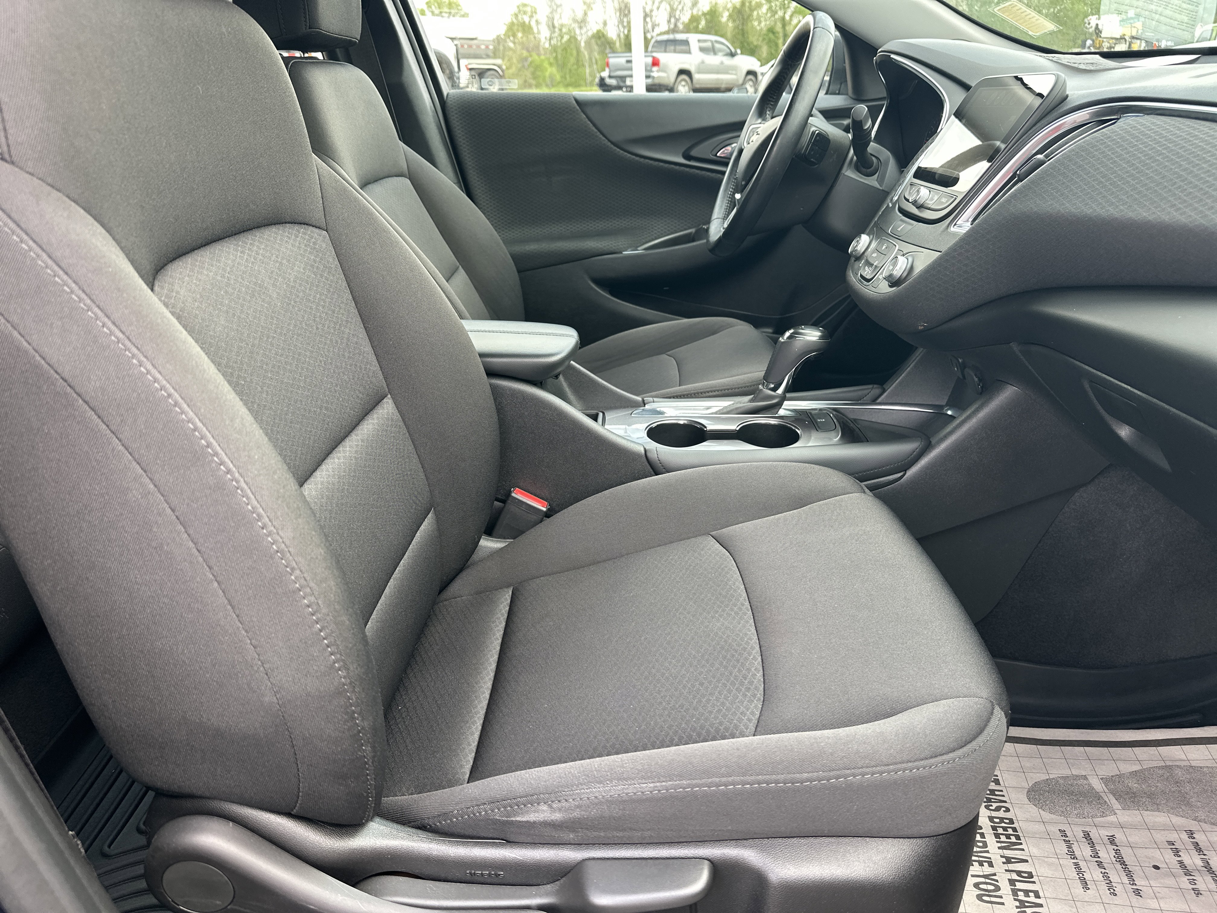 Used 2018 Chevrolet Malibu LT image 14