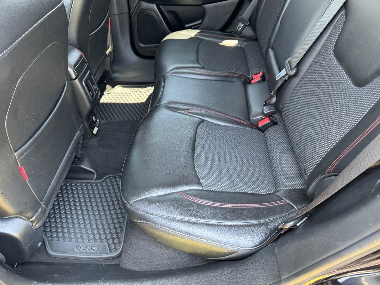 Used 2018 Jeep Compass Trailhawk AWD/4WD image 18