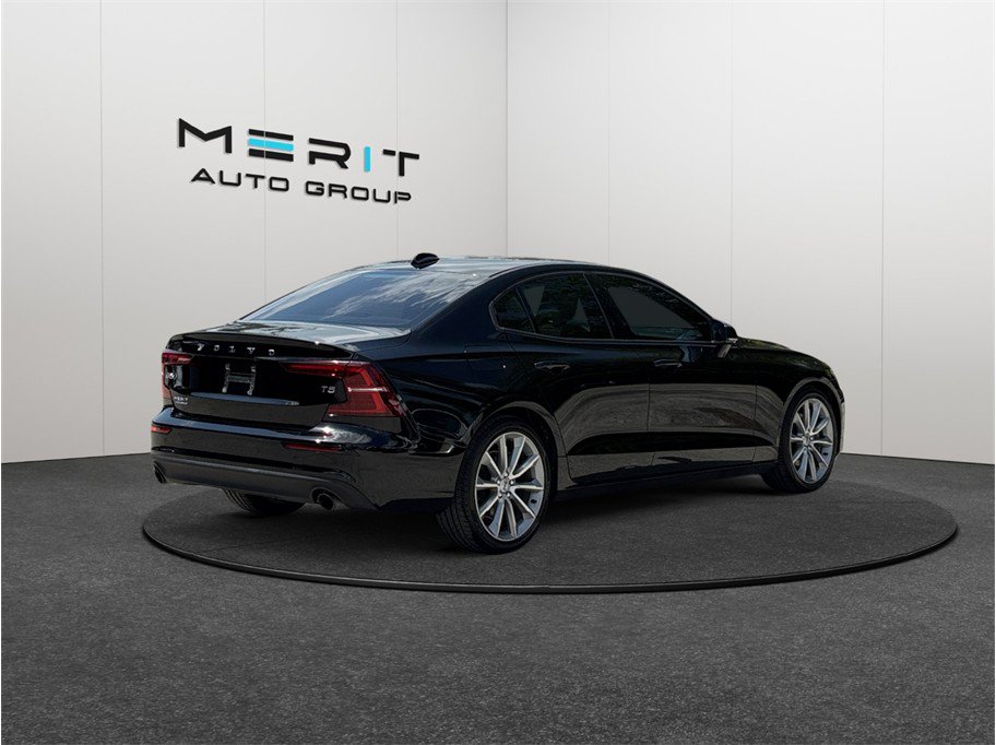 Used 2020 Volvo S60 T5 Momentum FWD image 9