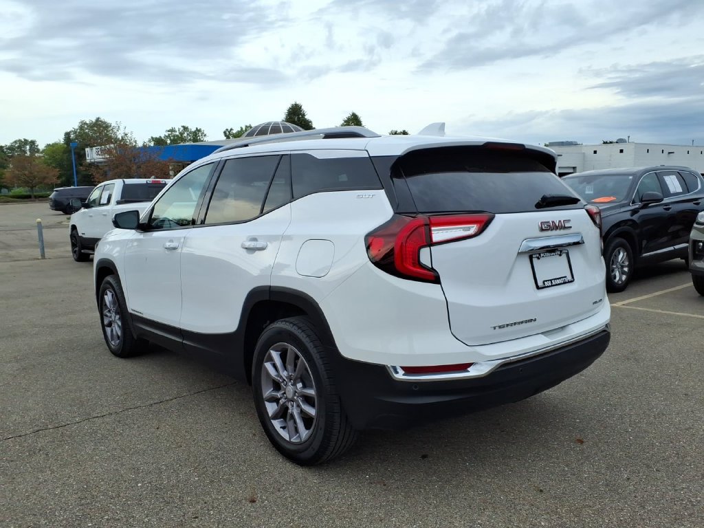 Certified 2023 GMC Terrain SLT AWD/4WD image 7