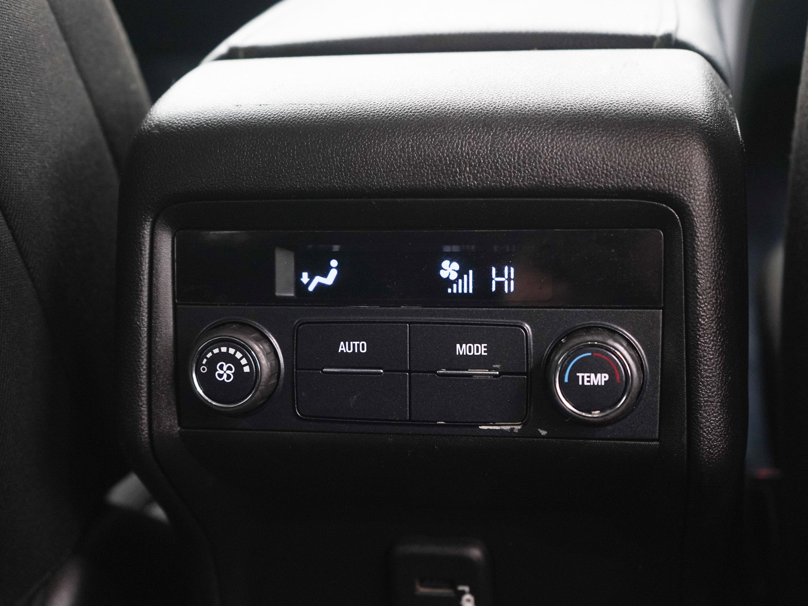 Used 2019 GMC Acadia SLE image 17