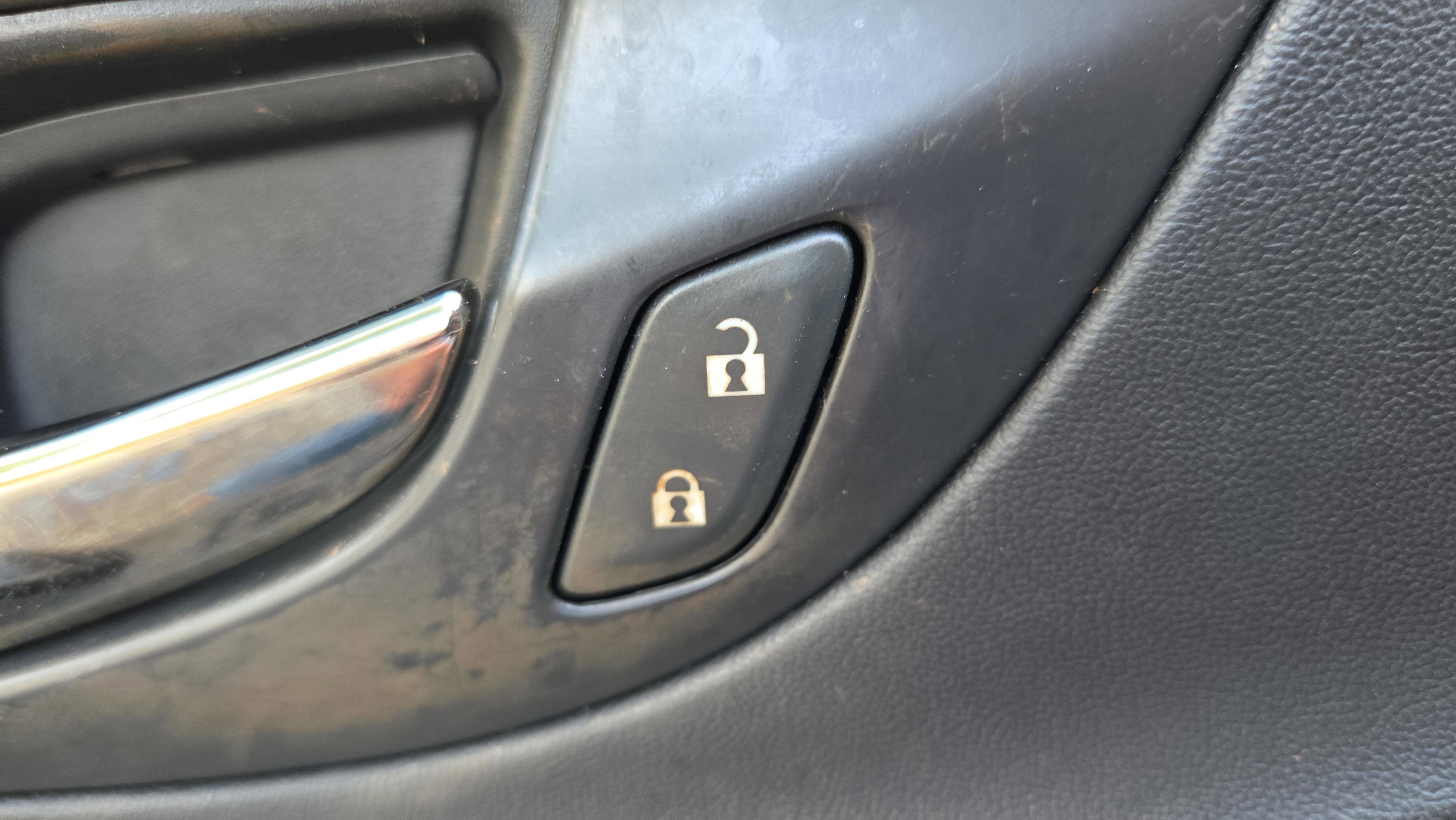 Used 2016 Buick LaCrosse Sport Touring image 32