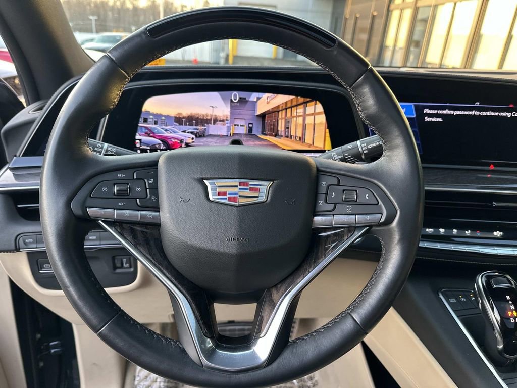 Used 2022 Cadillac Escalade Premium Luxury AWD/4WD image 17
