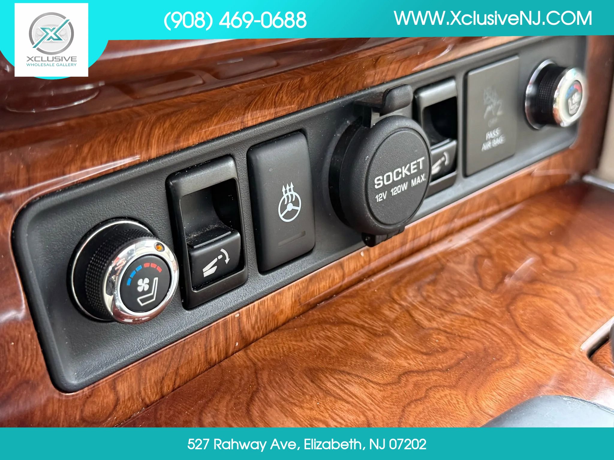 Used 2017 INFINITI QX80 4WD w/ Deluxe Technology Package image 18