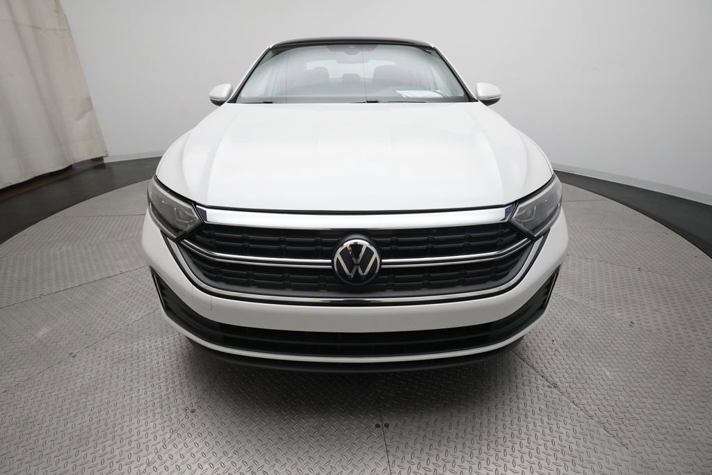 Used 2024 Volkswagen Jetta SEL FWD image 11