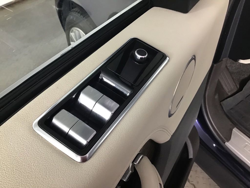 Used 2019 Land Rover Range Rover Supercharged AWD/4WD image 33