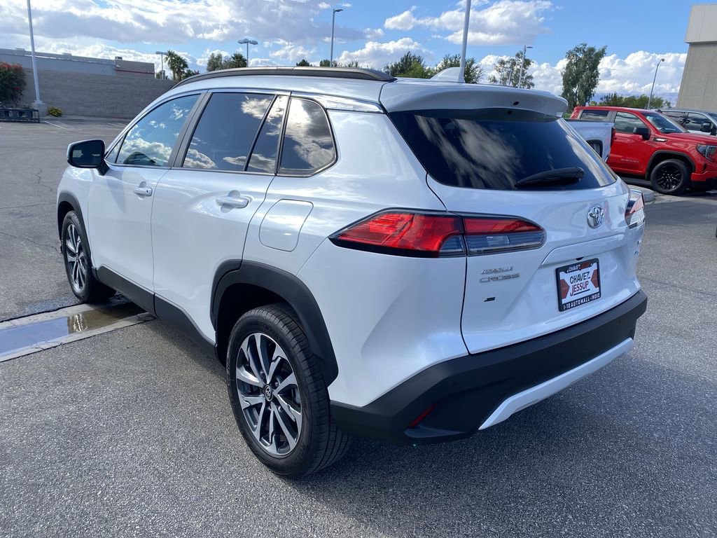 Used 2022 Toyota Corolla Cross XLE AWD/4WD image 34