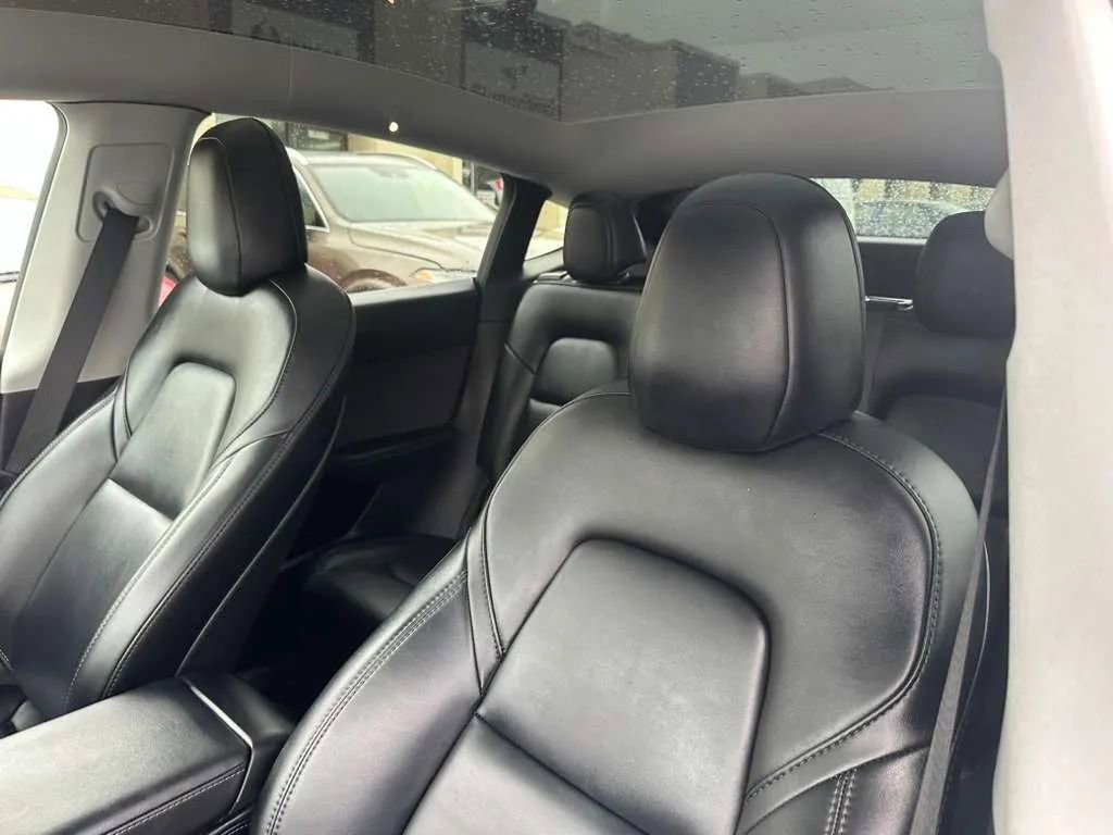 Used 2021 Tesla Model Y Long Range image 20