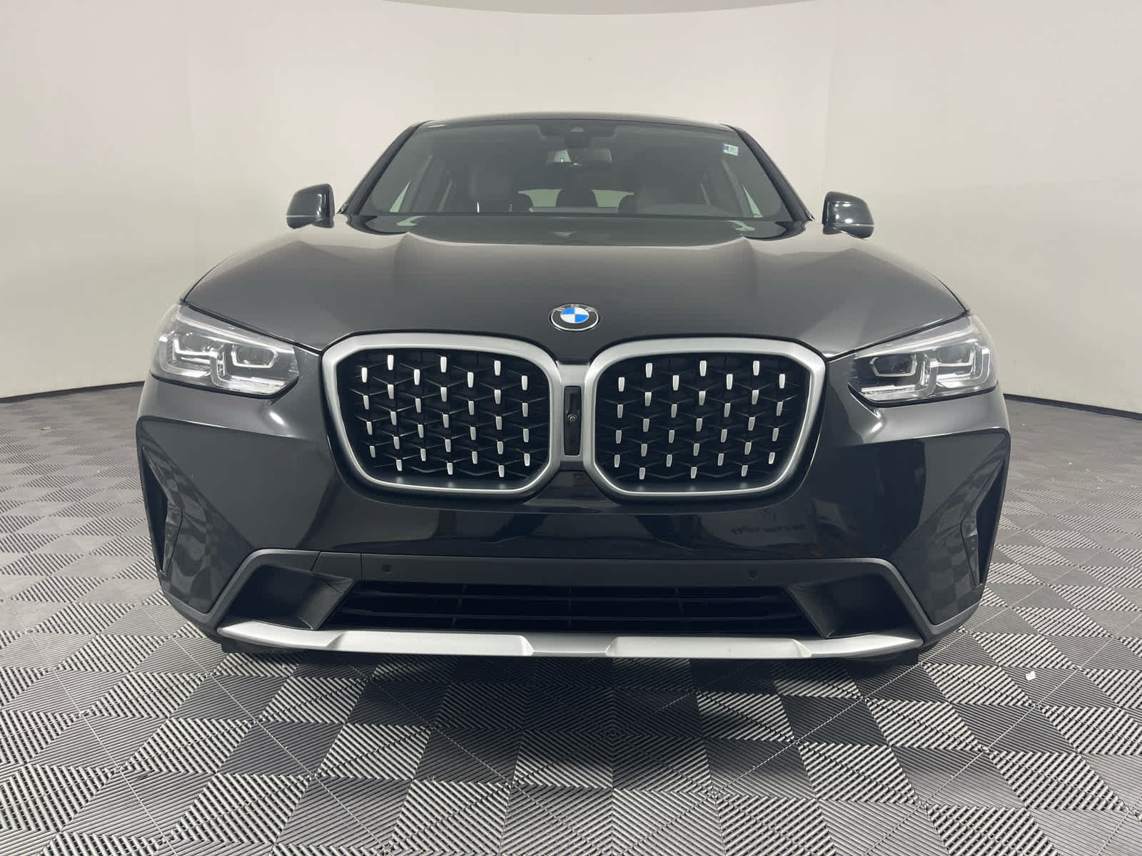 Used 2023 BMW X4 xDrive30i w/ Premium Package AWD/4WD image 8