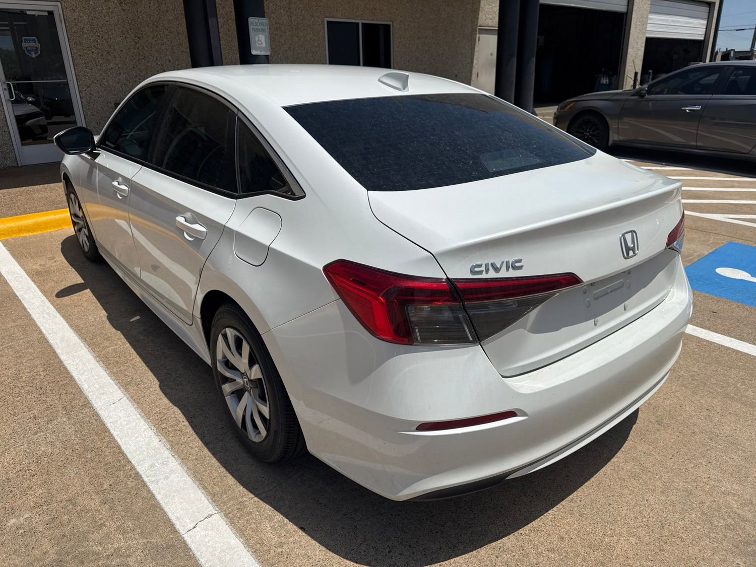 Used 2023 Honda Civic LX image 5