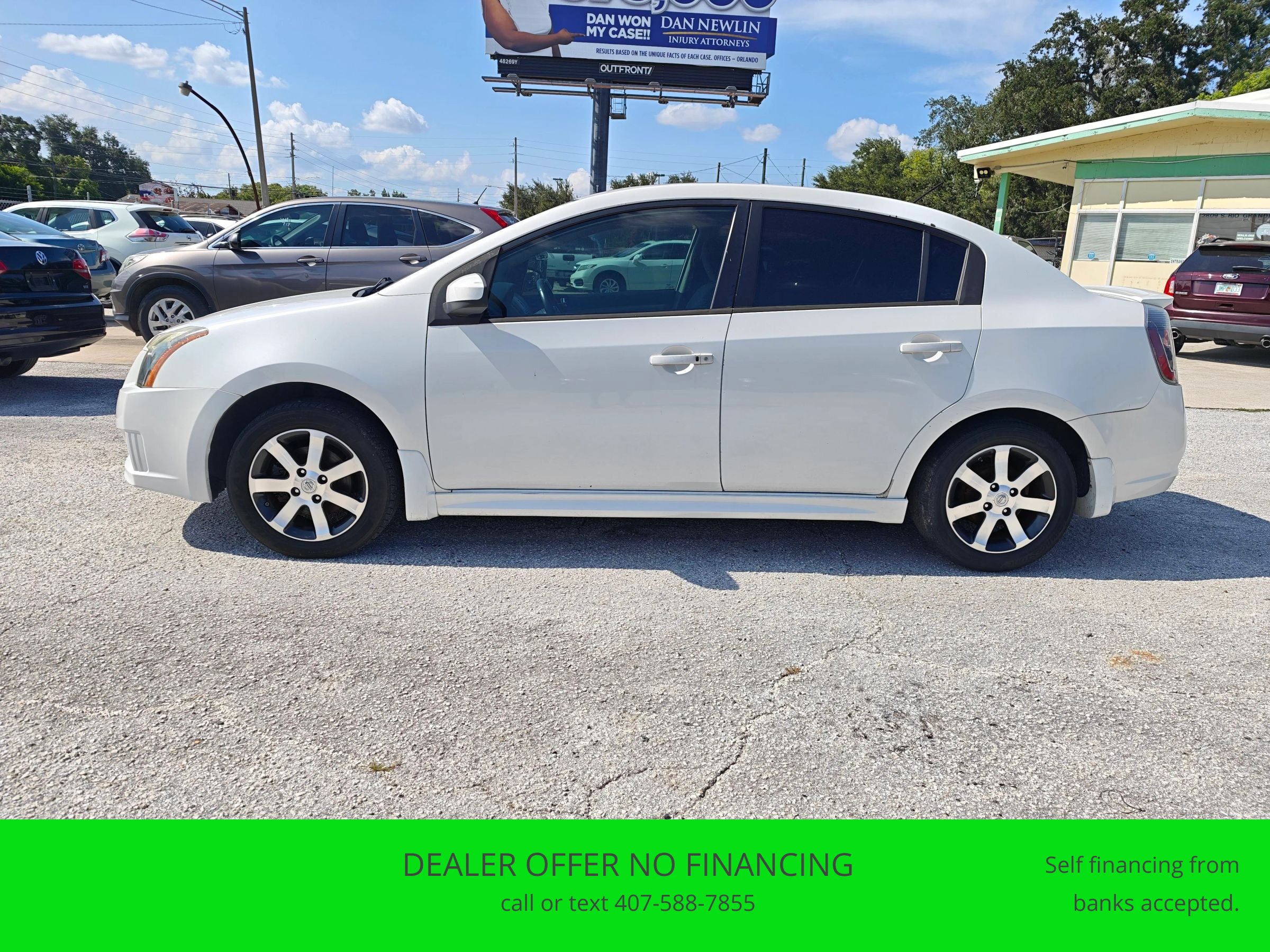 Used 2012 Nissan Sentra 2.0 SR w/ Special Edition Pkg FWD image 2