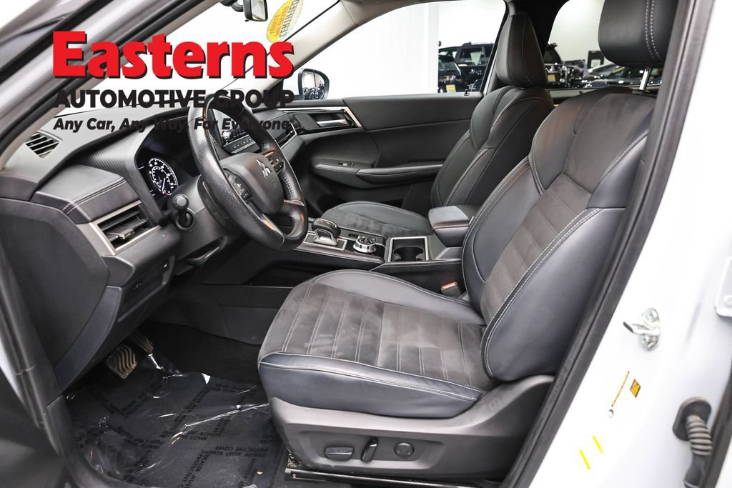 Used 2024 Mitsubishi Outlander SE AWD/4WD image 14