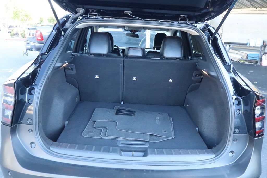 Used 2025 Nissan Kicks SR FWD image 39