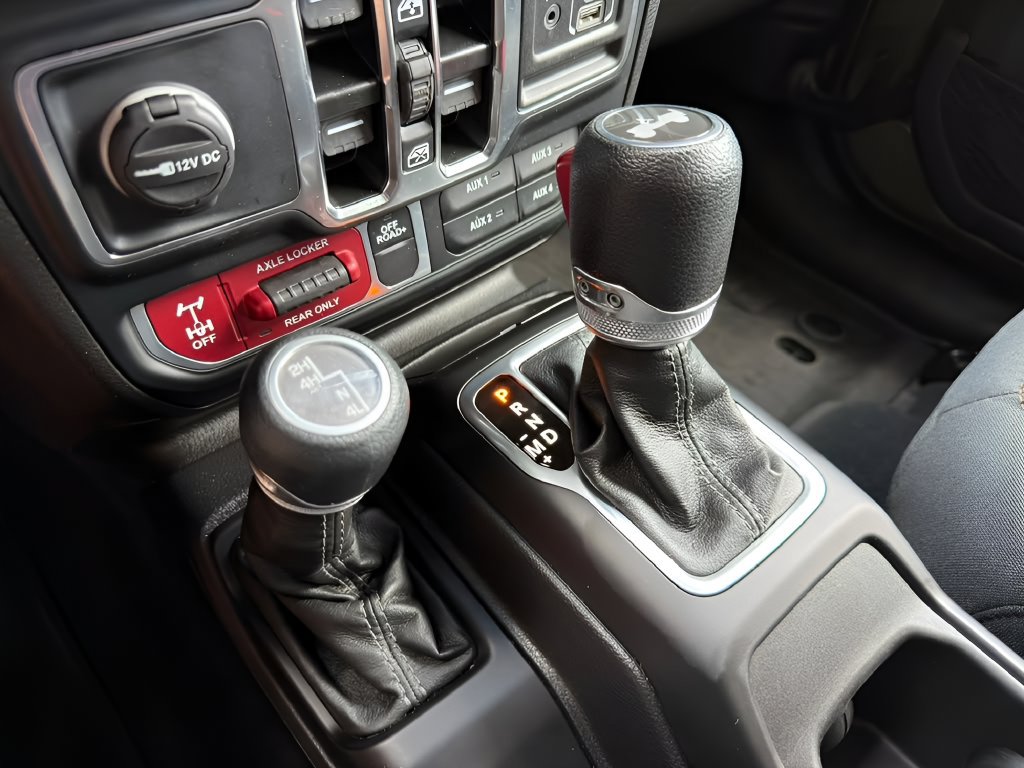 Used 2024 Jeep Wrangler Unlimited Sport AWD/4WD image 19