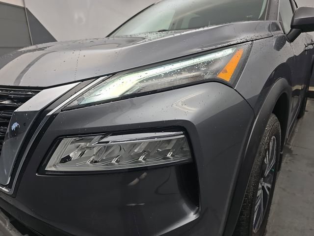Used 2023 Nissan Rogue SV w/ SV Premium B Package image 14