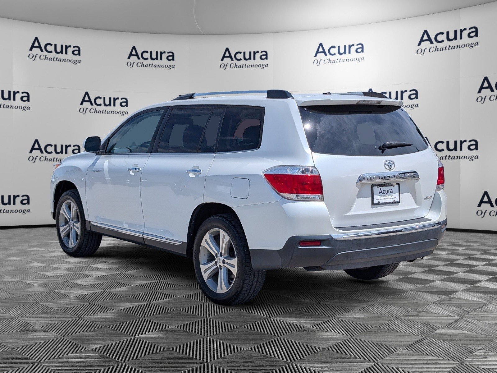 Used 2012 Toyota Highlander Limited w/ Tow Pkg AWD/4WD image 5