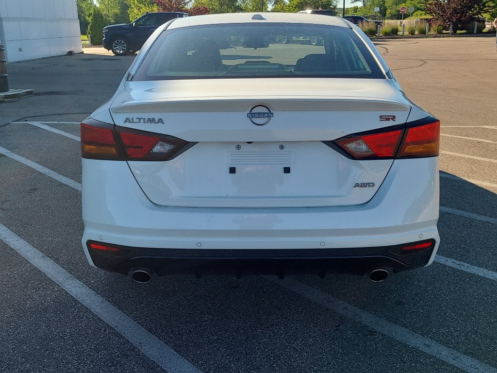 Used 2023 Nissan Altima 2.5 SR AWD/4WD image 4