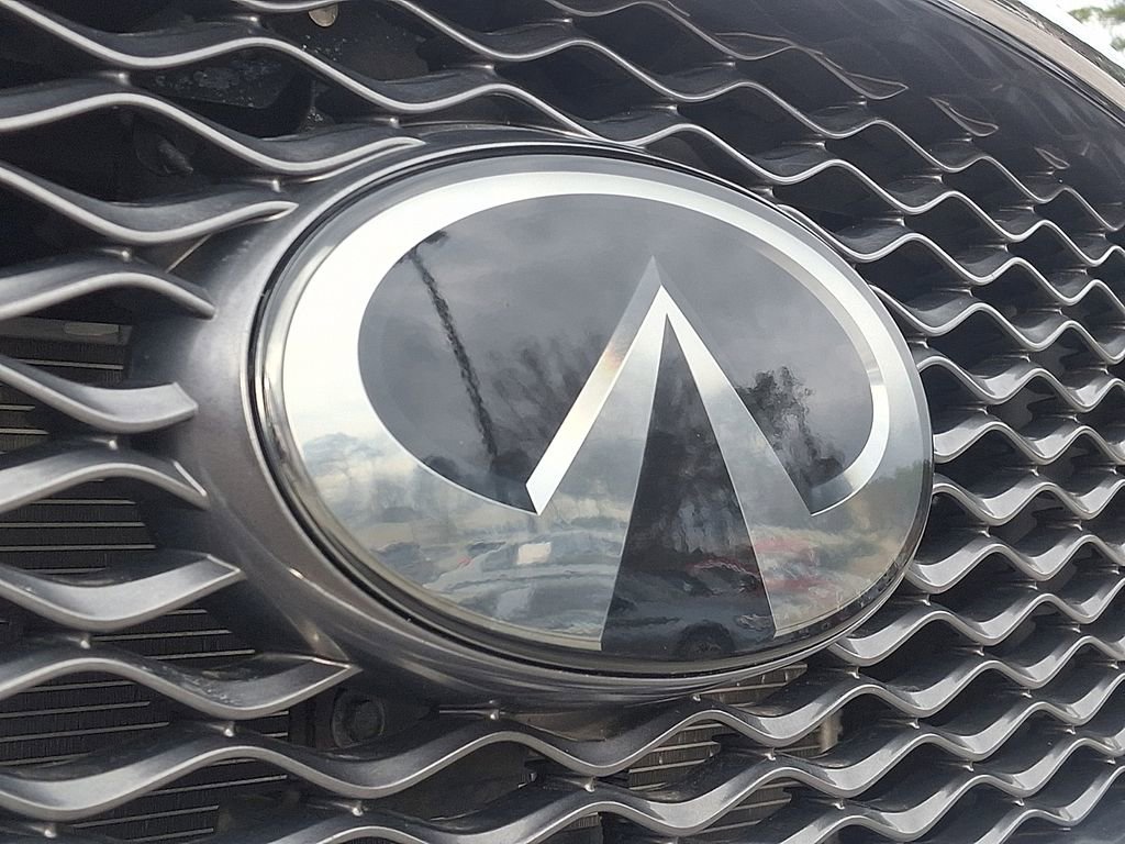 Used 2019 INFINITI QX50 Essential w/ Sensory Package image 32