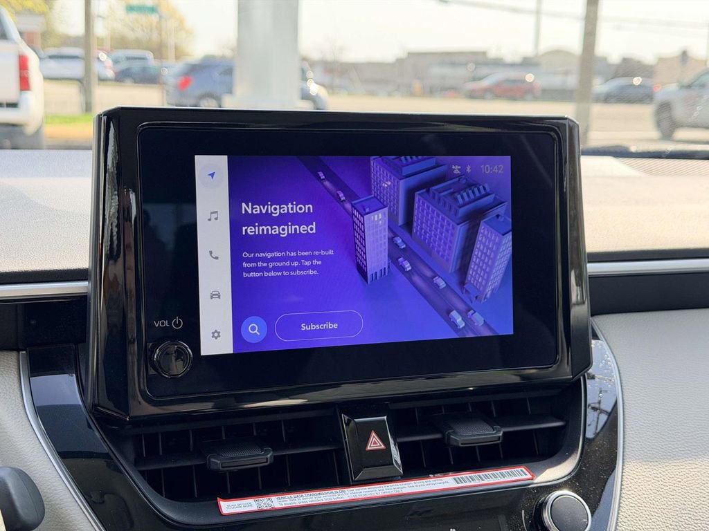 Certified 2025 Toyota Corolla LE image 3