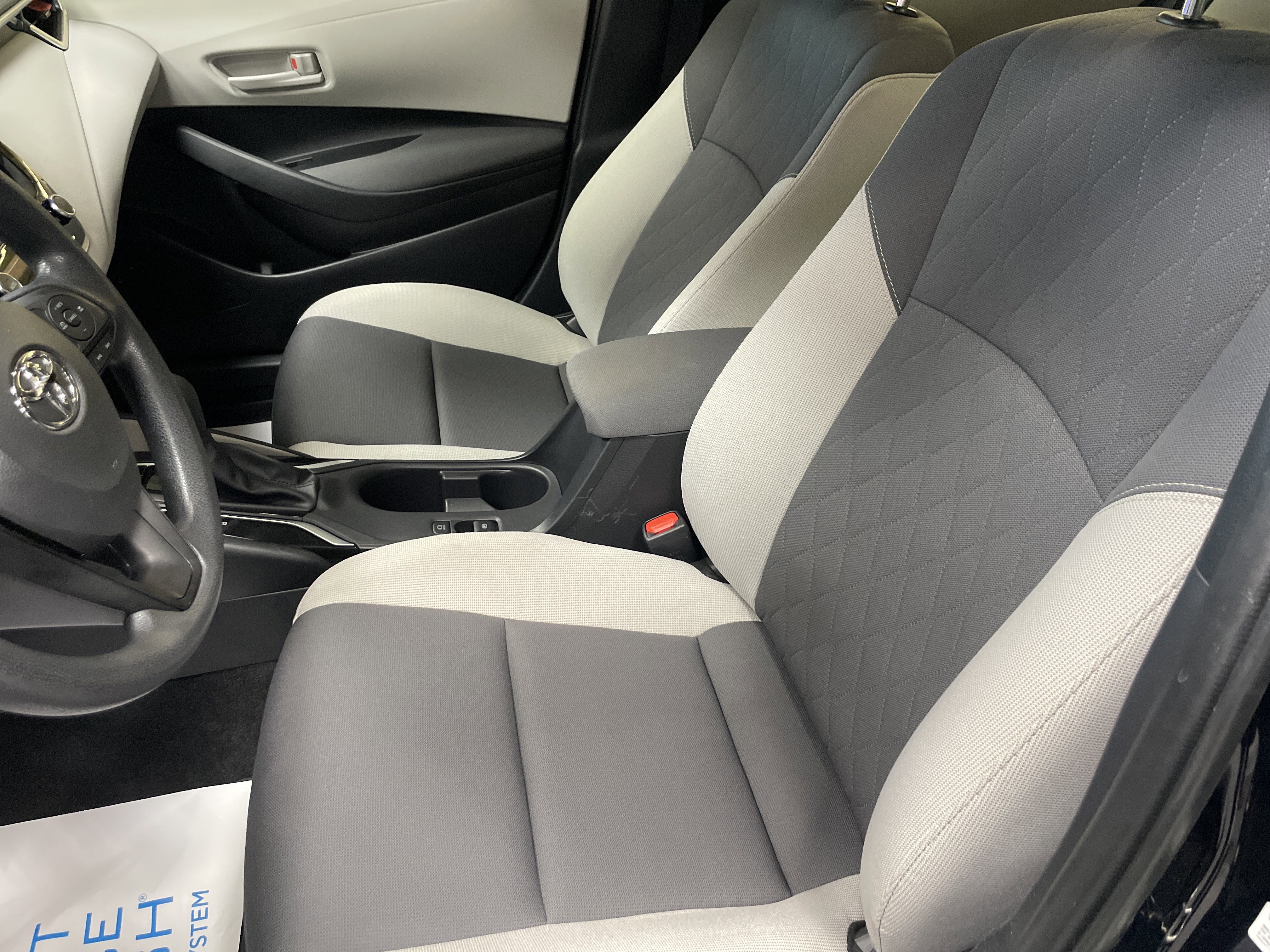 Used 2025 Toyota Corolla LE FWD image 16