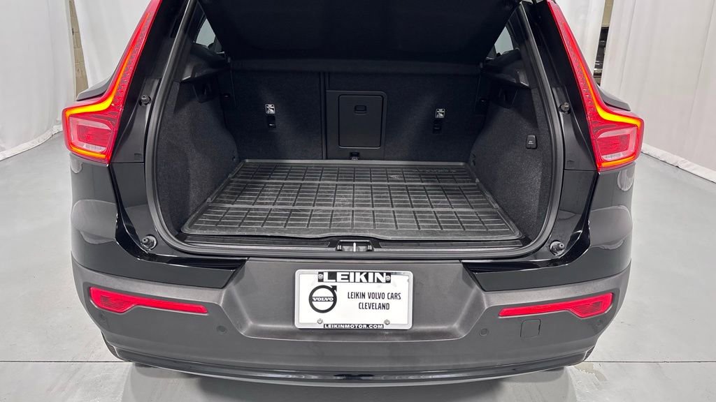 Certified 2023 Volvo XC40 B5 Plus w/ Protection Package Premier image 27
