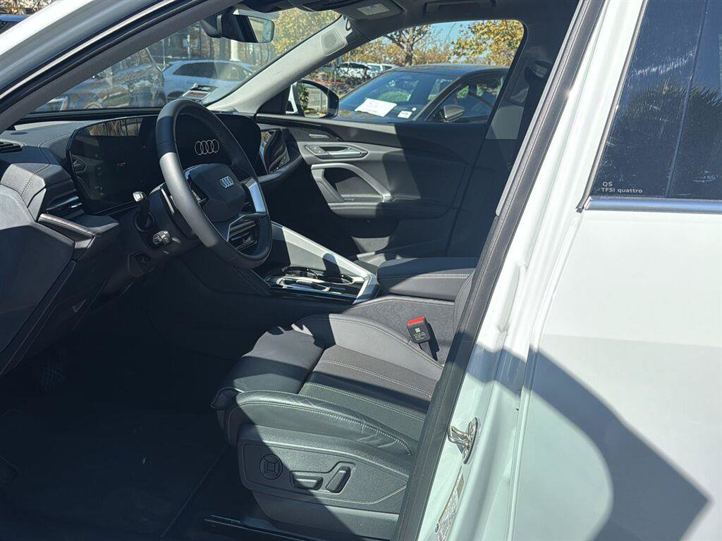 Certified 2025 Audi Q5 Premium Plus AWD/4WD image 12