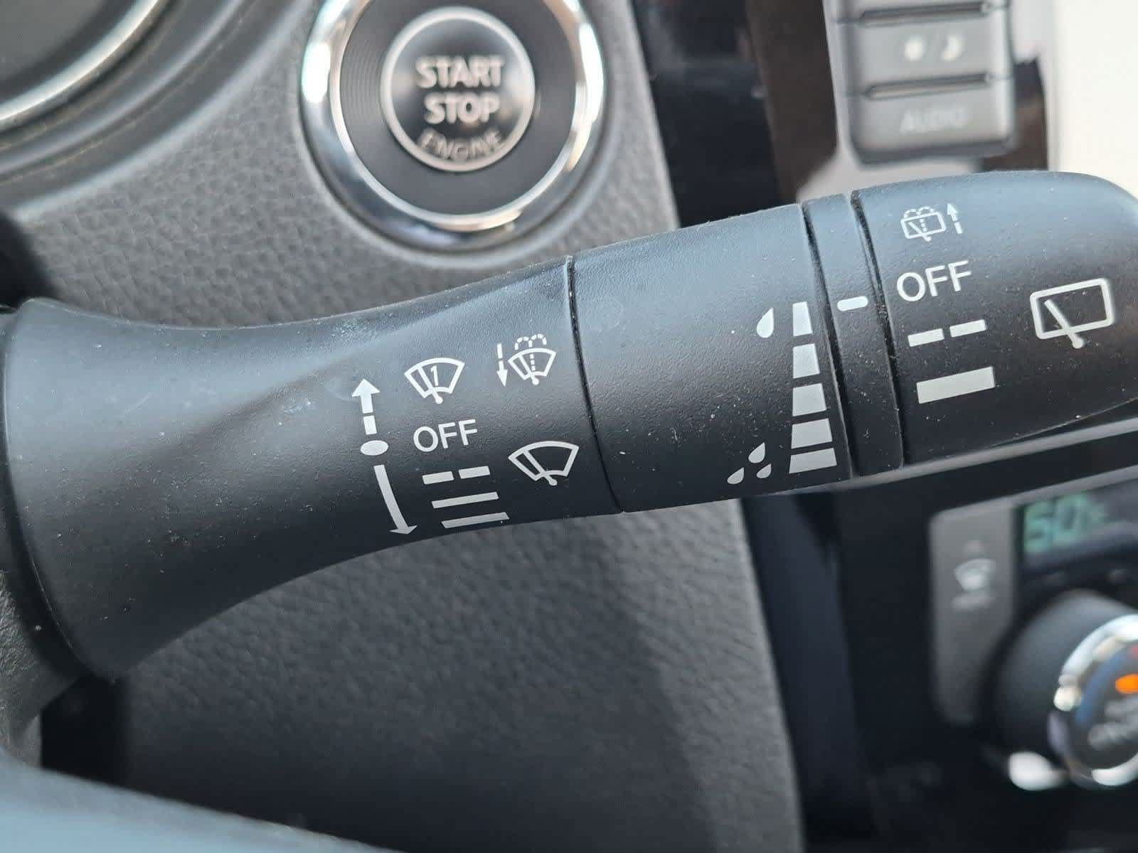 Used 2020 Nissan Rogue SV FWD image 24