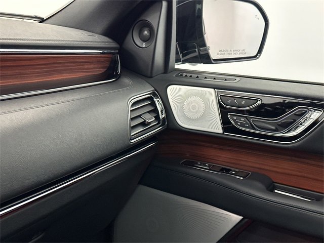 Used 2024 Lincoln Navigator Reserve image 37