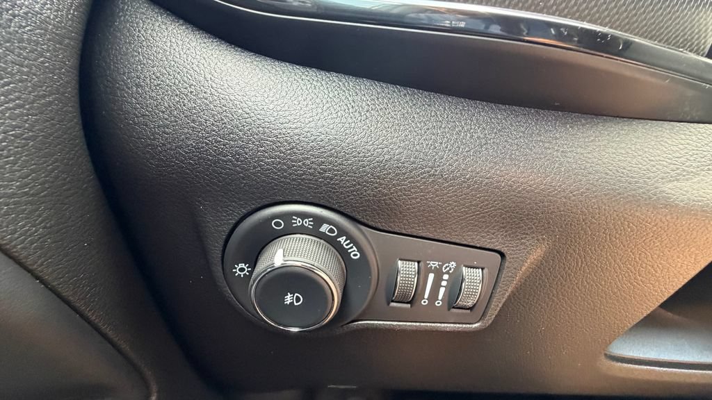 Certified 2022 Jeep Compass Trailhawk w/ Trailhawk Convenience Group AWD/4WD image 28