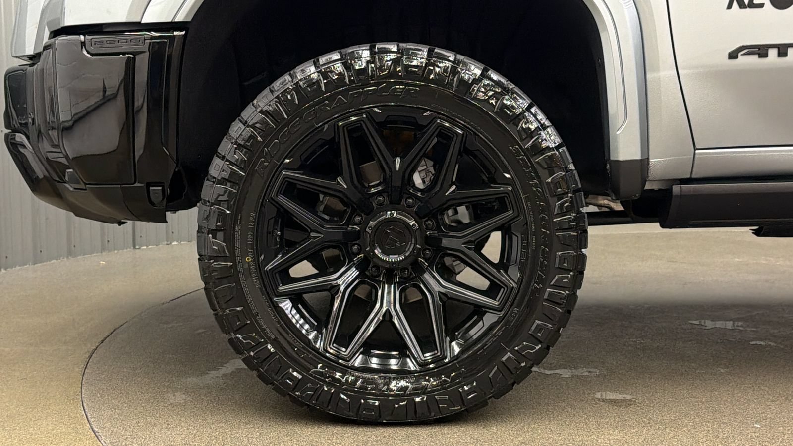 Used 2026 GMC Sierra 2500 AT4X AWD/4WD image 10