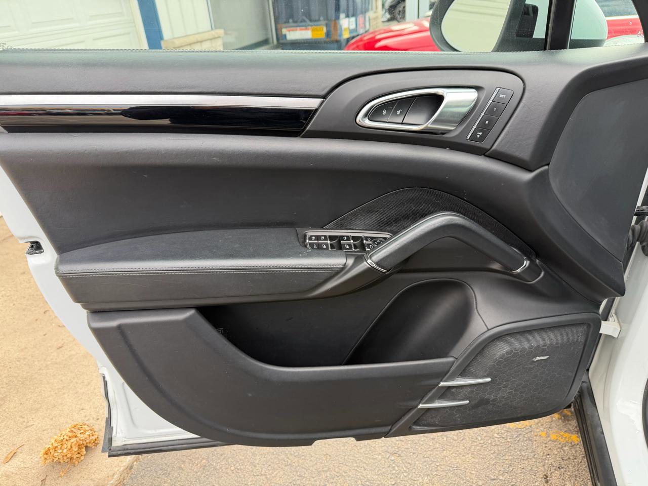 Used 2014 Porsche Cayenne Platinum Edition image 13