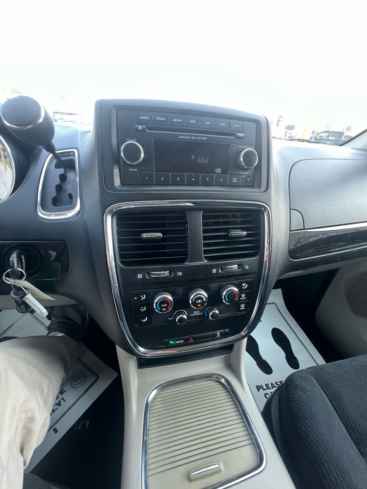 Used 2014 Dodge Grand Caravan SXT image 22