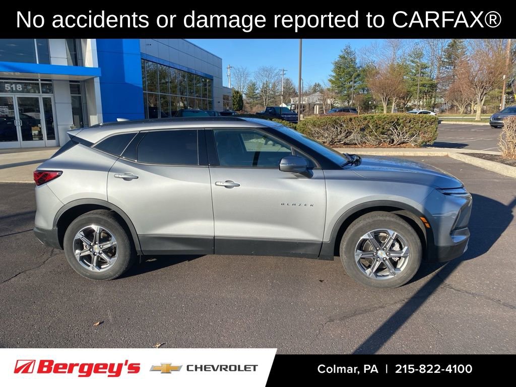 Used 2023 Chevrolet Blazer LT image 2