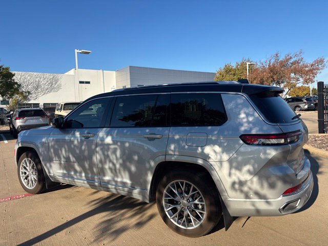 Used 2023 Jeep Grand Cherokee L Summit w/ Advanced Protech Group IV AWD/4WD image 8