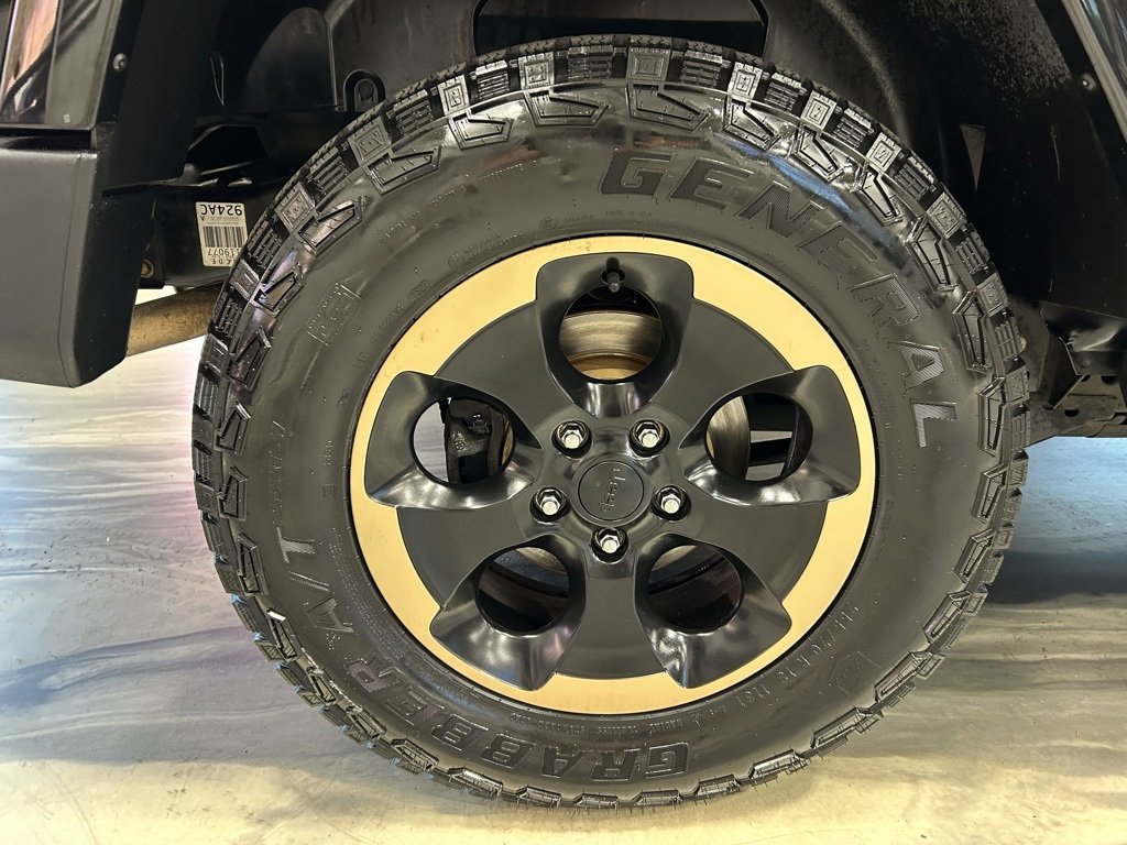 Used 2014 Jeep Wrangler Unlimited Sahara image 18