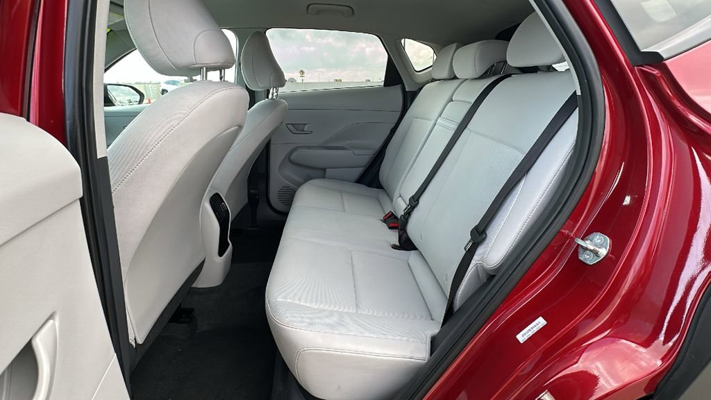 Used 2025 Hyundai Kona SEL image 32