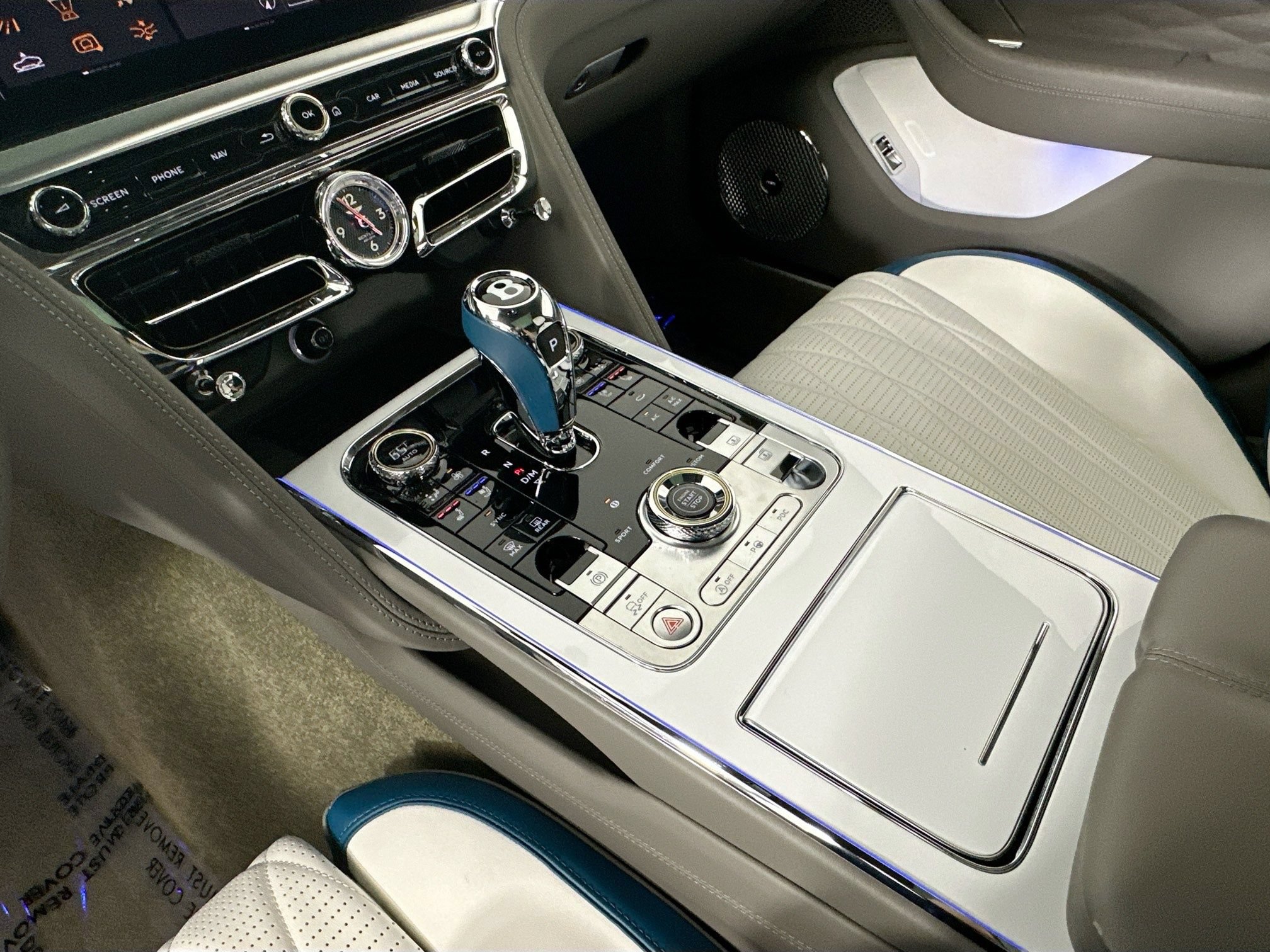 Used 2023 Bentley Flying Spur W12 AWD/4WD image 16