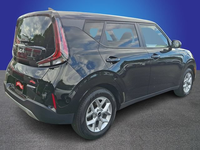 Used 2024 Kia Soul LX w/ Option Group 015 FWD image 4