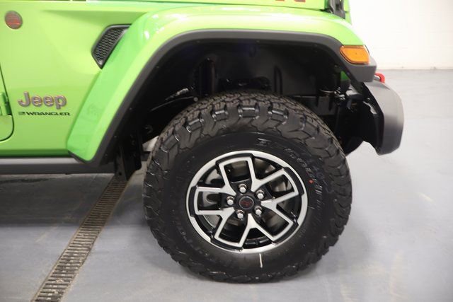 New 2026 Jeep Wrangler Unlimited Rubicon w/ Technology Group image 25