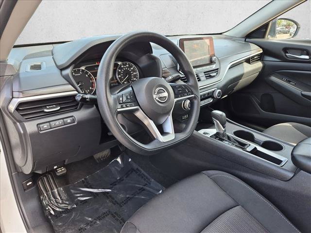 Used 2025 Nissan Altima 2.5 SV FWD image 10