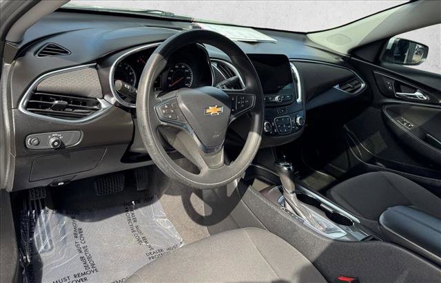Used 2020 Chevrolet Malibu LT FWD image 12