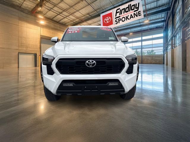 Certified 2025 Toyota Tacoma TRD Off-Road image 2